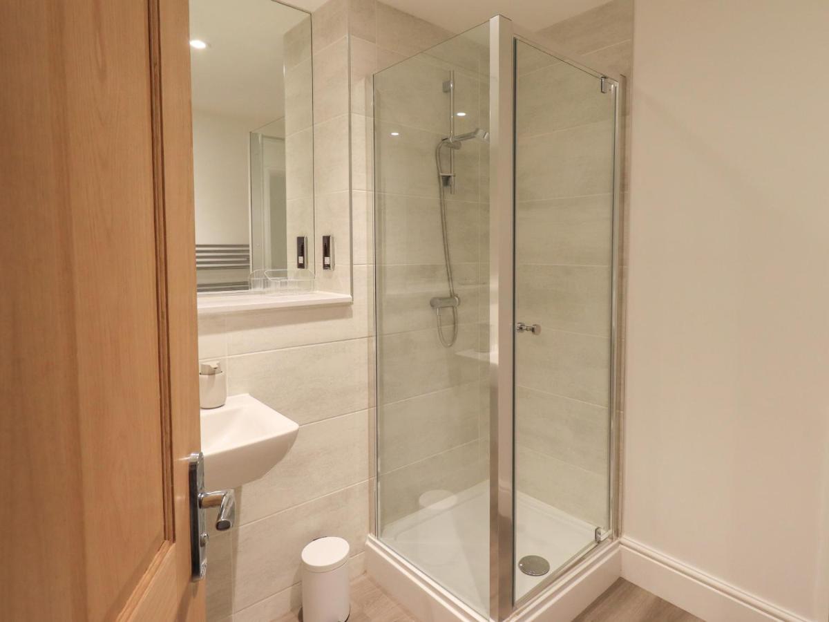 The Alfred Suite Stone Cross Mansion 울버스톤 외부 사진